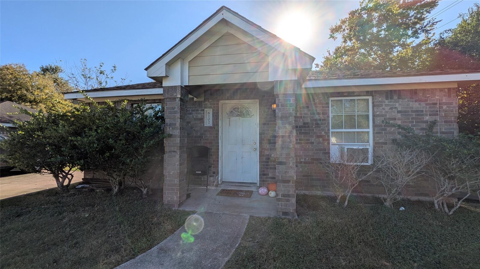 Property Photo:  6102 Harbrook Drive  TX 77087 