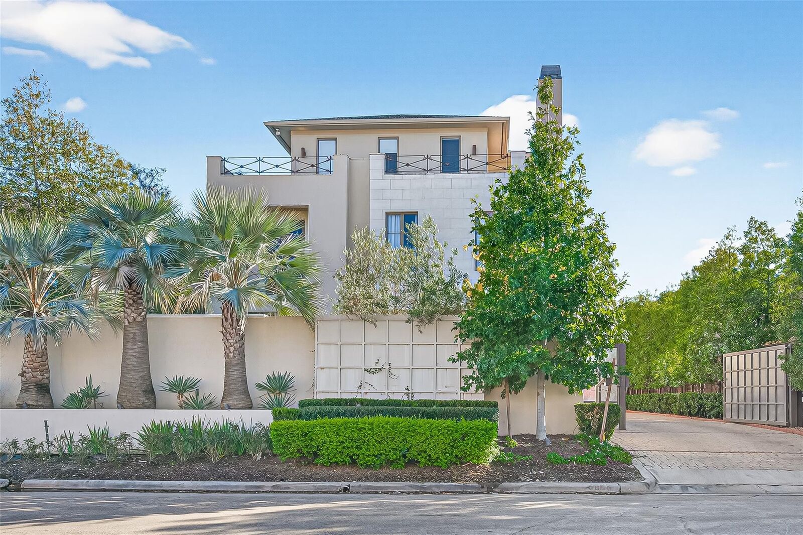 Property Photo: 6005 Inwood Drive A TX 77057