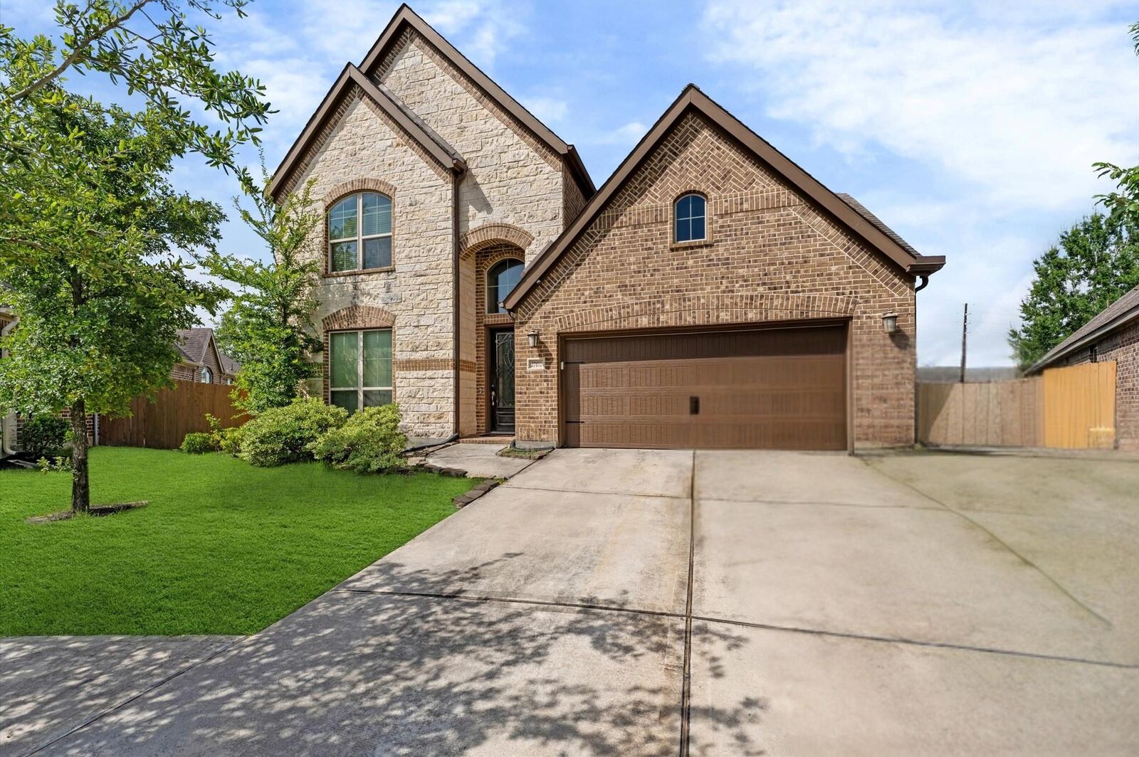 Property Photo: 27172 Devyn Forest Lane TX 77386