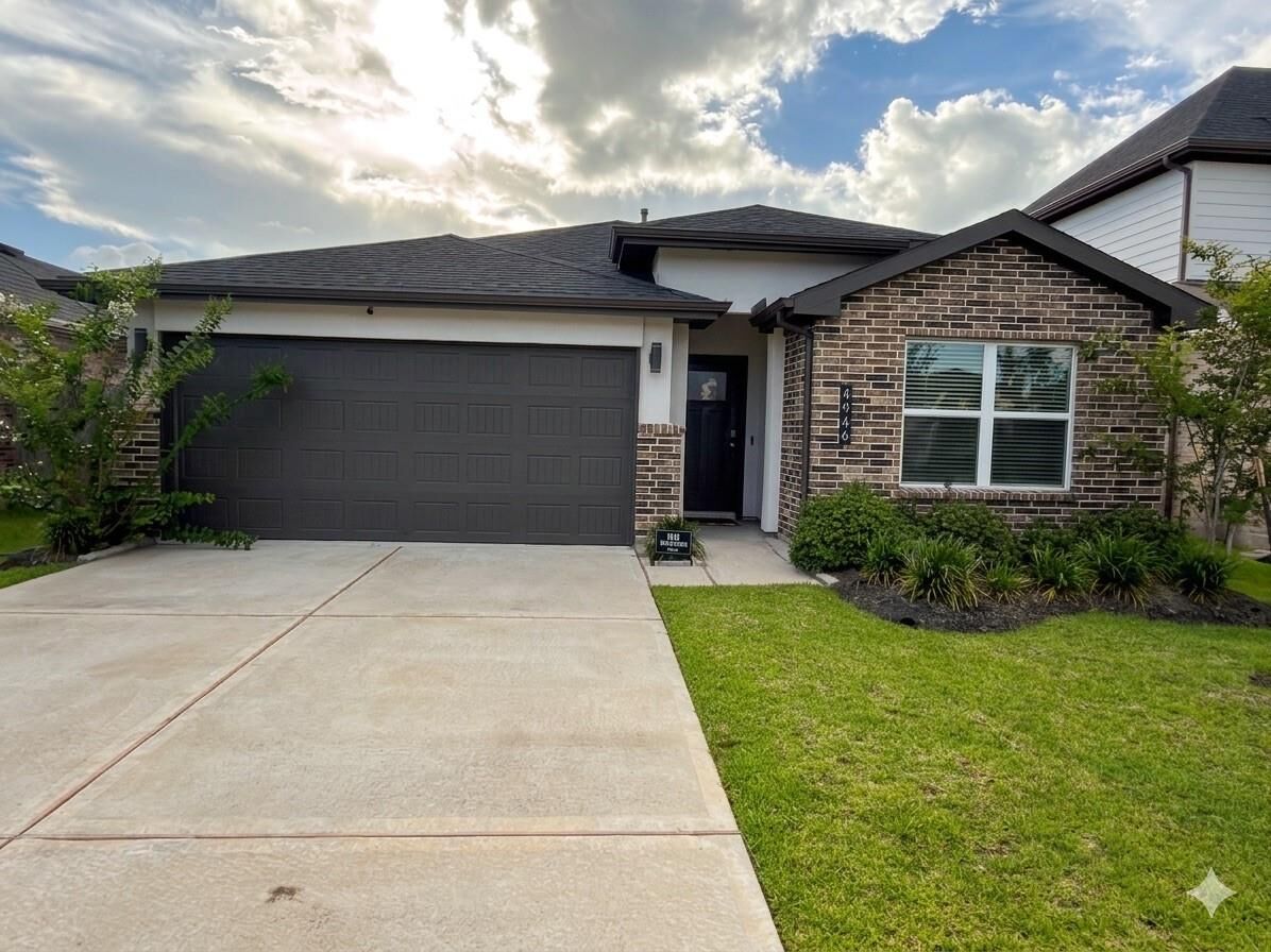 Property Photo:  4946 Pine Haven Lane  TX 77545 