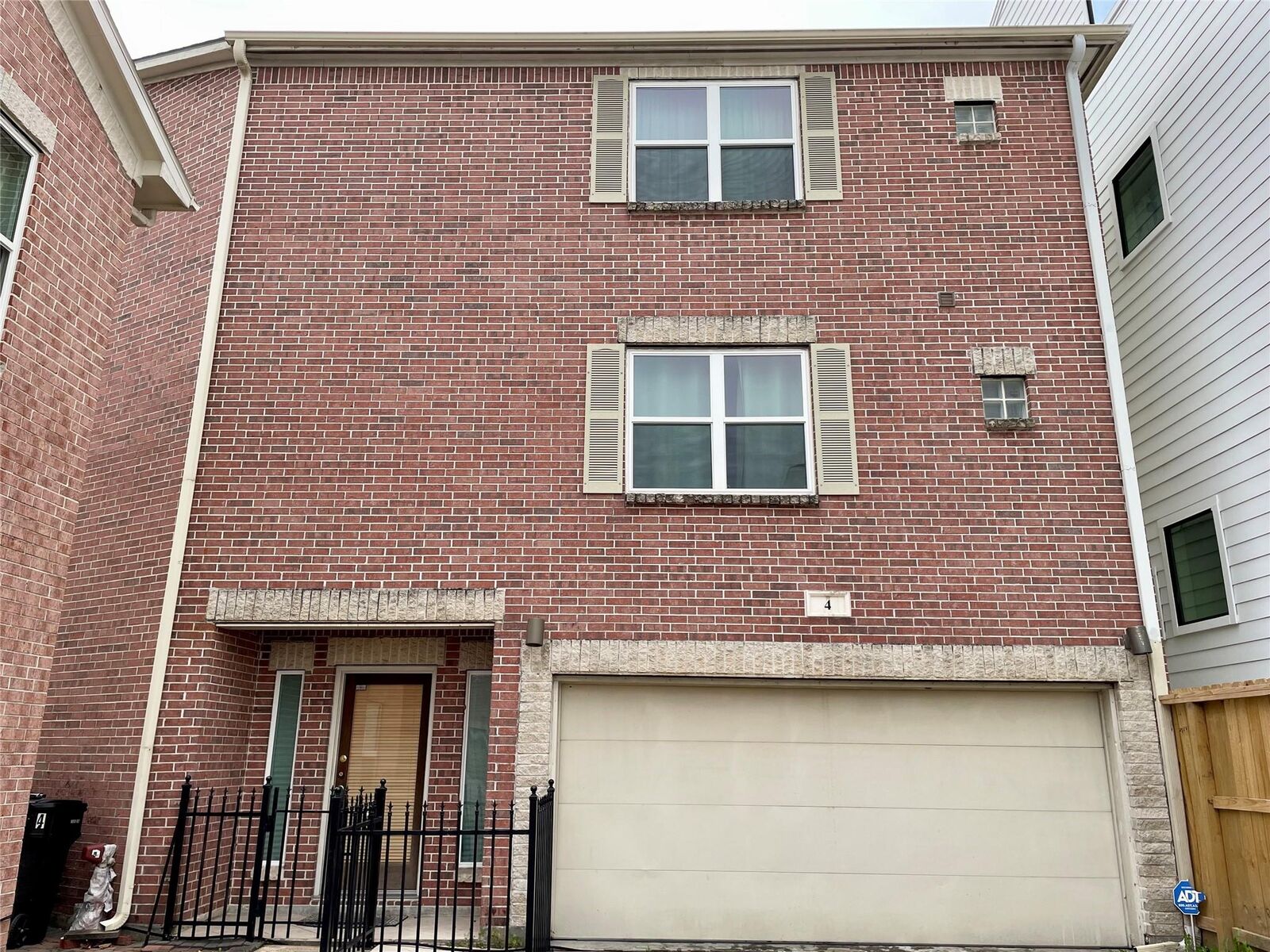 Property Photo: 5901 Fairdale Lane 4 TX 77057