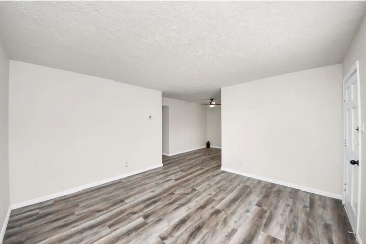 Property Photo: 2110 Melbourne Street 12 TX 77026