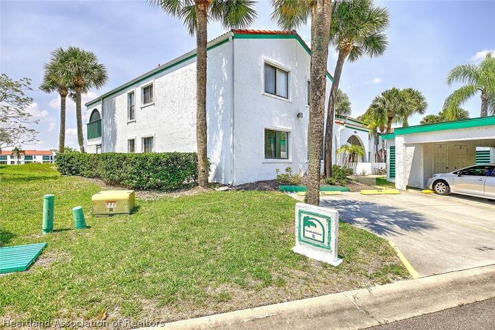 Property Photo: 5369 Casablanca Circle FL 33870