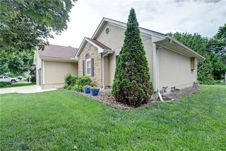 Property Photo: 205 SE Breon Bay Street MO 64063