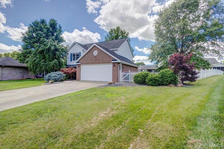 Property Photo: 165 Robin Ct Court IN 47546