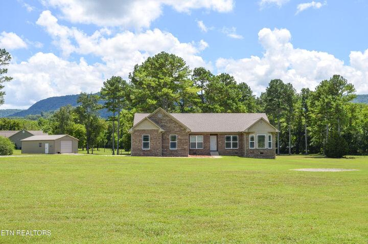 Property Photo: 241 Terry Rd TN 37367