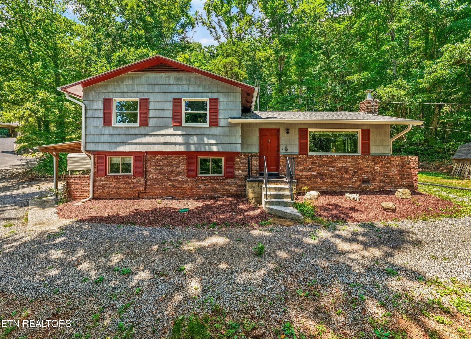 Property Photo: 410 Sherwood Estates Circle TN 37716