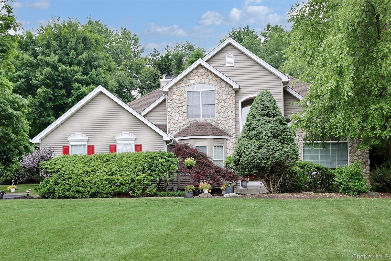 Property Photo:  7 Birdie Drive  NY 10901 