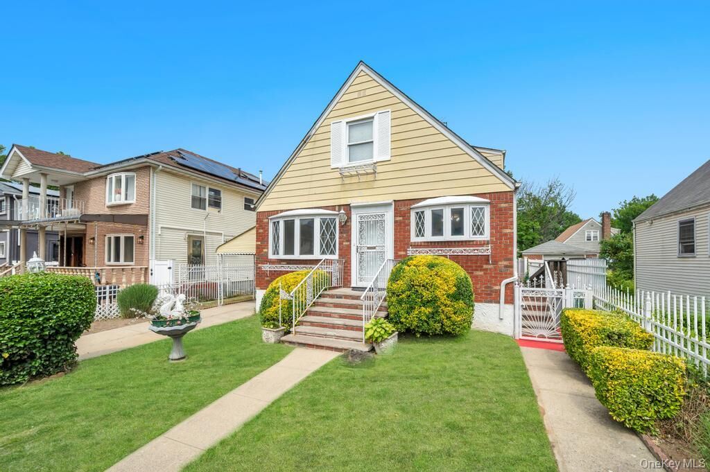 Property Photo:  13715 169th Street  NY 11434 
