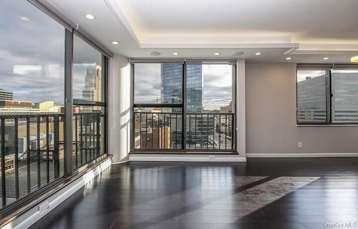 Property Photo: 10 Cottage Place 11E NY 10601