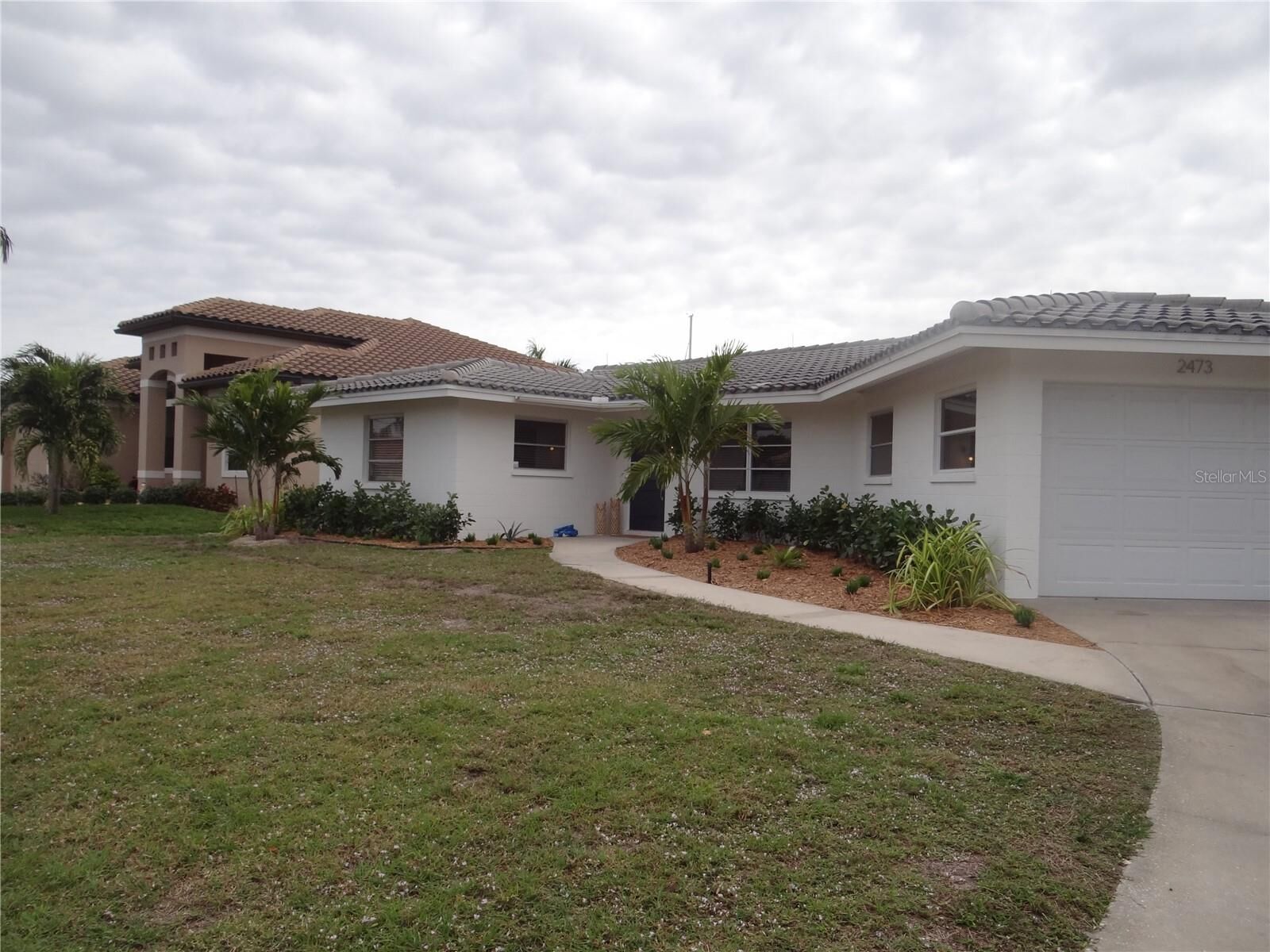 Property Photo:  2473 Rosa Lane  FL 33950 