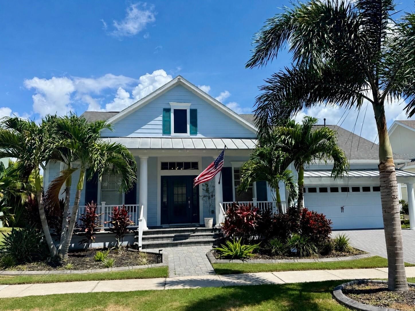 Property Photo: 526 Islebay Drive FL 33572