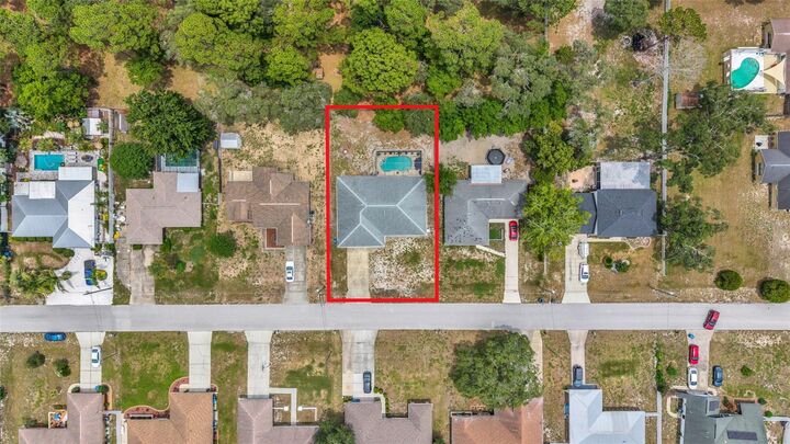 Property Photo: 1372 Haulover Avenue FL 34608