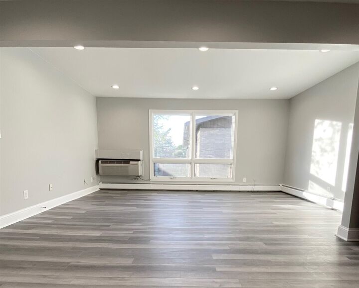 Property Photo: 1575 Cherboneau Place Unit 61 / Bldg 61 MI 48207
