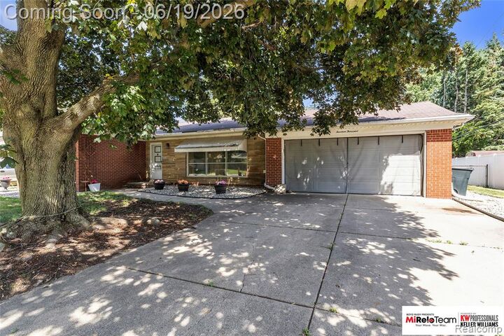 Property Photo: 14000 Warner Court MI 48154 4343
