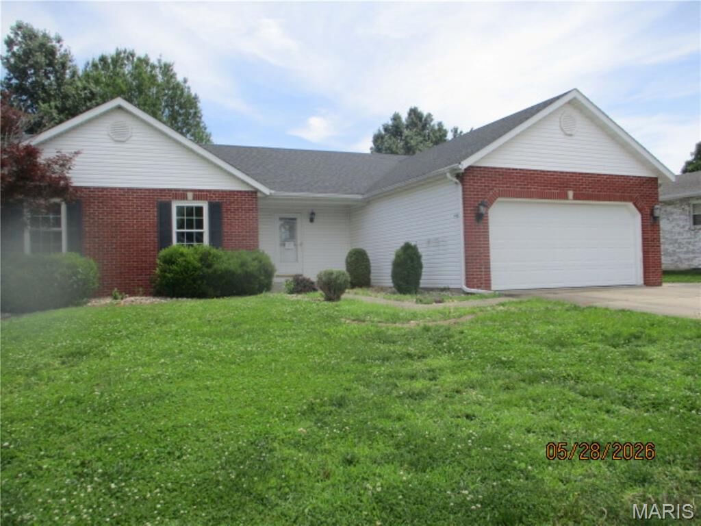 Property Photo: 318 Cortner Drive IL 62285