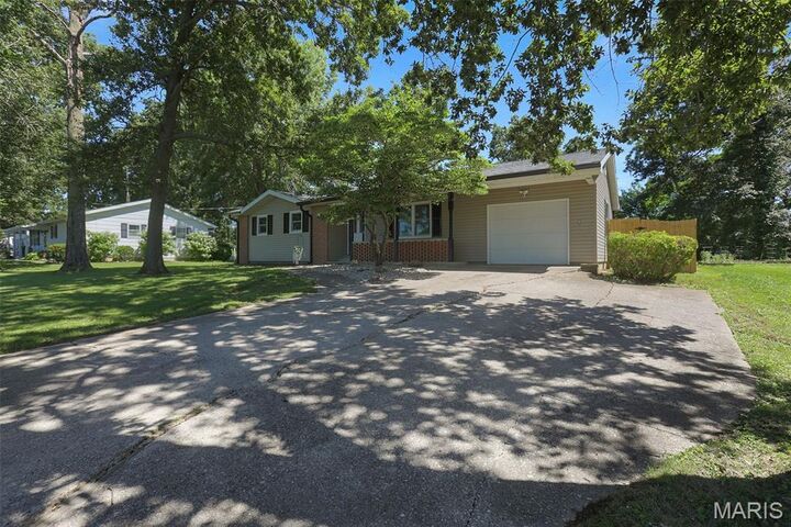 Property Photo:  1217 E Nicholas Street  IL 62626 