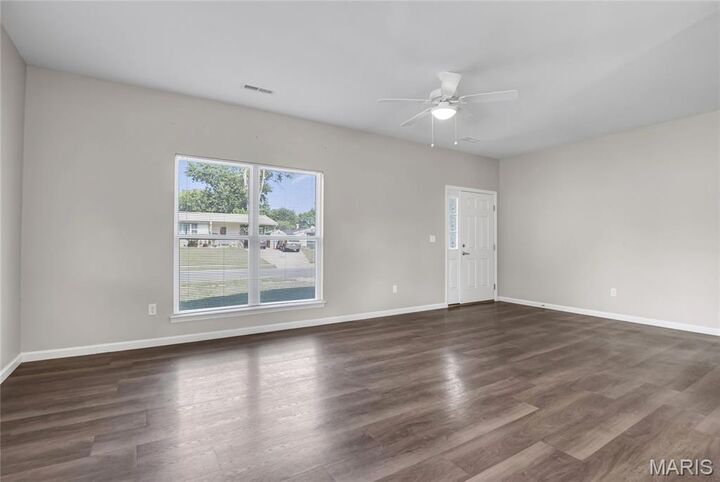 Property Photo: 1420 Swallow Lane MO 63031