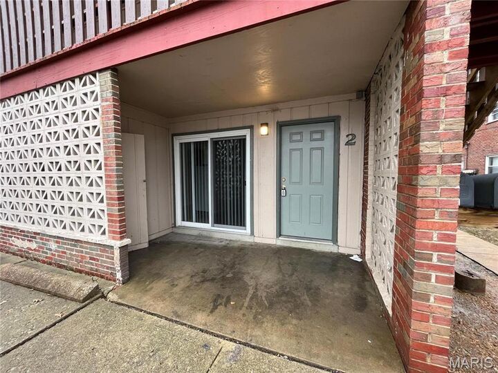 Property Photo: 103 E 7th Street 1 IL 62269