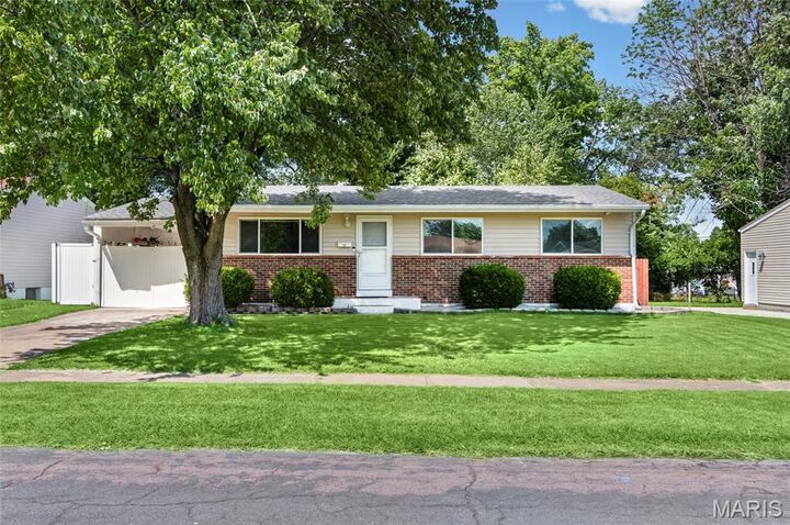 Property Photo:  1135 Kostka Lane  MO 63031 