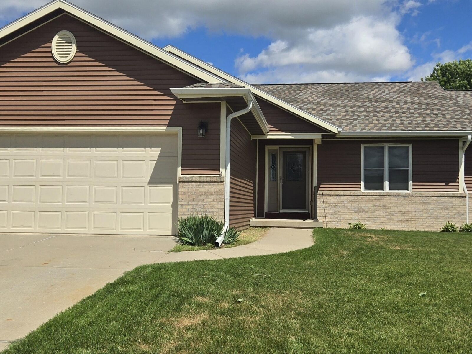Property Photo: 34 S Wyler Dr WI 53536
