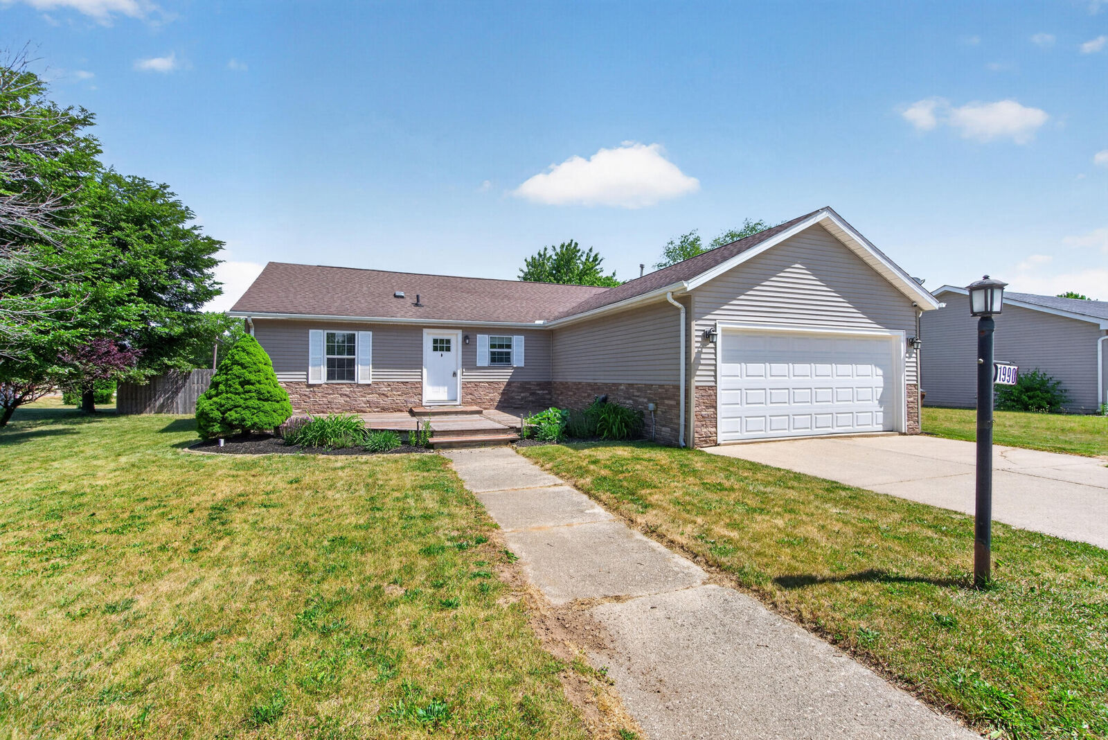 Property Photo: 1990 Oak Leaf Drive MI 49221