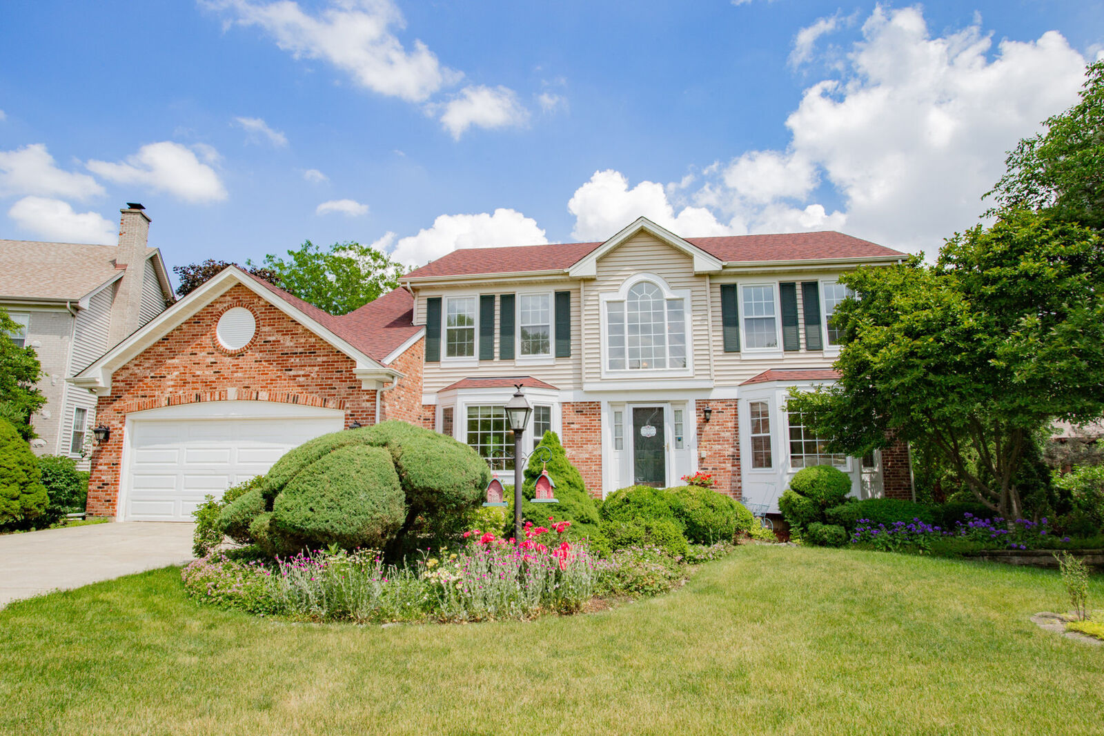 Property Photo:  1438 Della Drive  IL 60169 