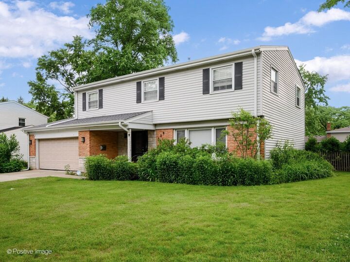 Property Photo:  529 Susan Lane  IL 60015 