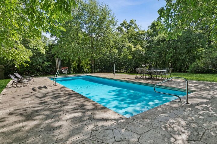 Property Photo: 1336 Foxglove Drive IL 60510
