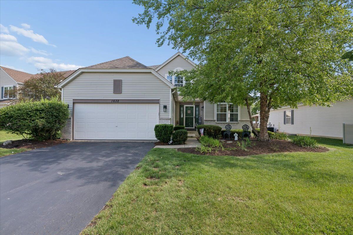 Property Photo:  1632 Tall Oaks Drive  IL 60586 