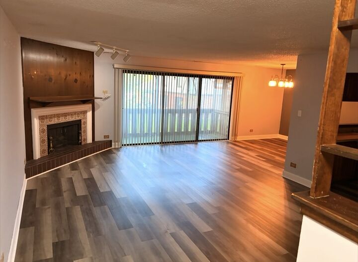 Property Photo: 8248 Juniper Court 27D IL 60465
