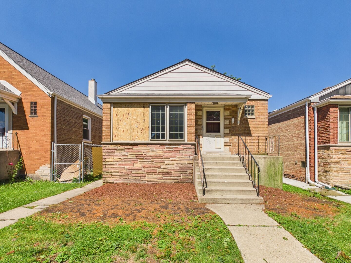 Property Photo:  5208 S Long Avenue  IL 60638 