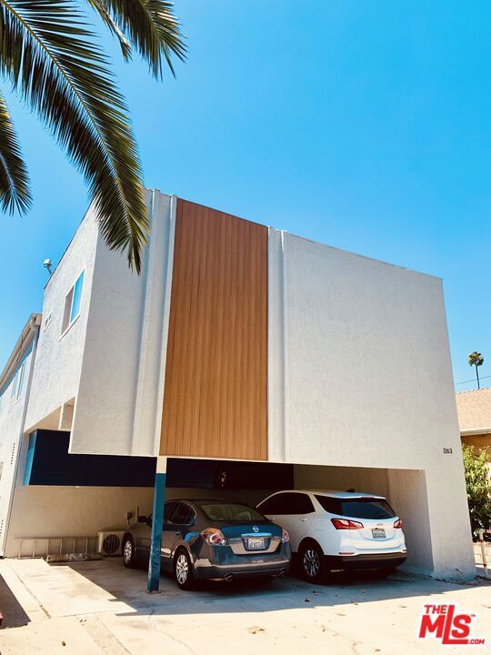 Property Photo: 1163 N Raymond Avenue 6 CA 91201