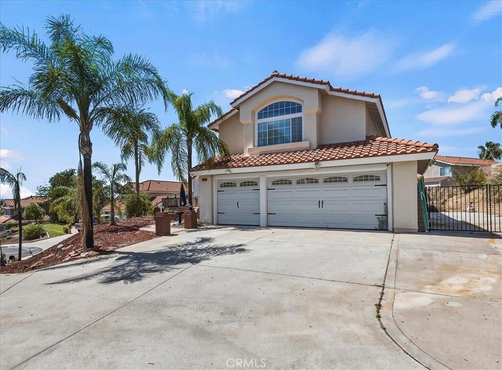 Property Photo:  352 Leafwood Court  CA 92506 