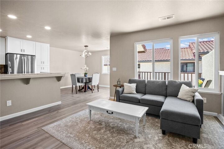 Property Photo:  1263 Ramona Avenue  CA 93433 