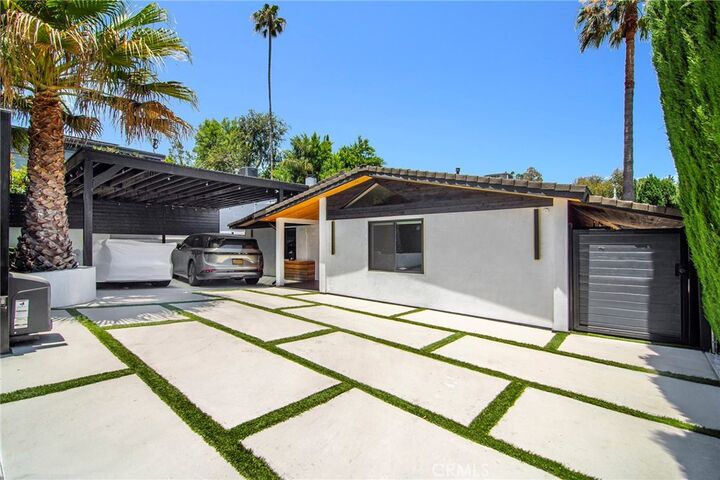 Property Photo:  22253 Flanco Road  CA 91364 