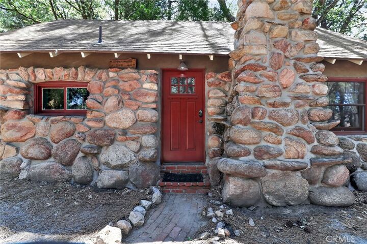 Property Photo:  2775 View  CA 92382 
