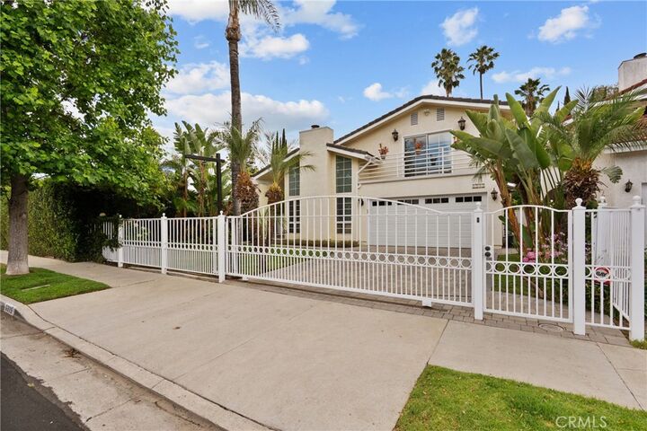 Property Photo:  6325 Yolanda  CA 91335 