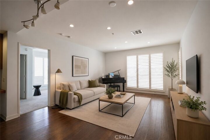 Property Photo:  21301 Erwin Street 305  CA 91367 