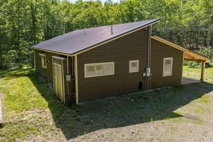 Property Photo: 8 Cooper Ridge ME 04915