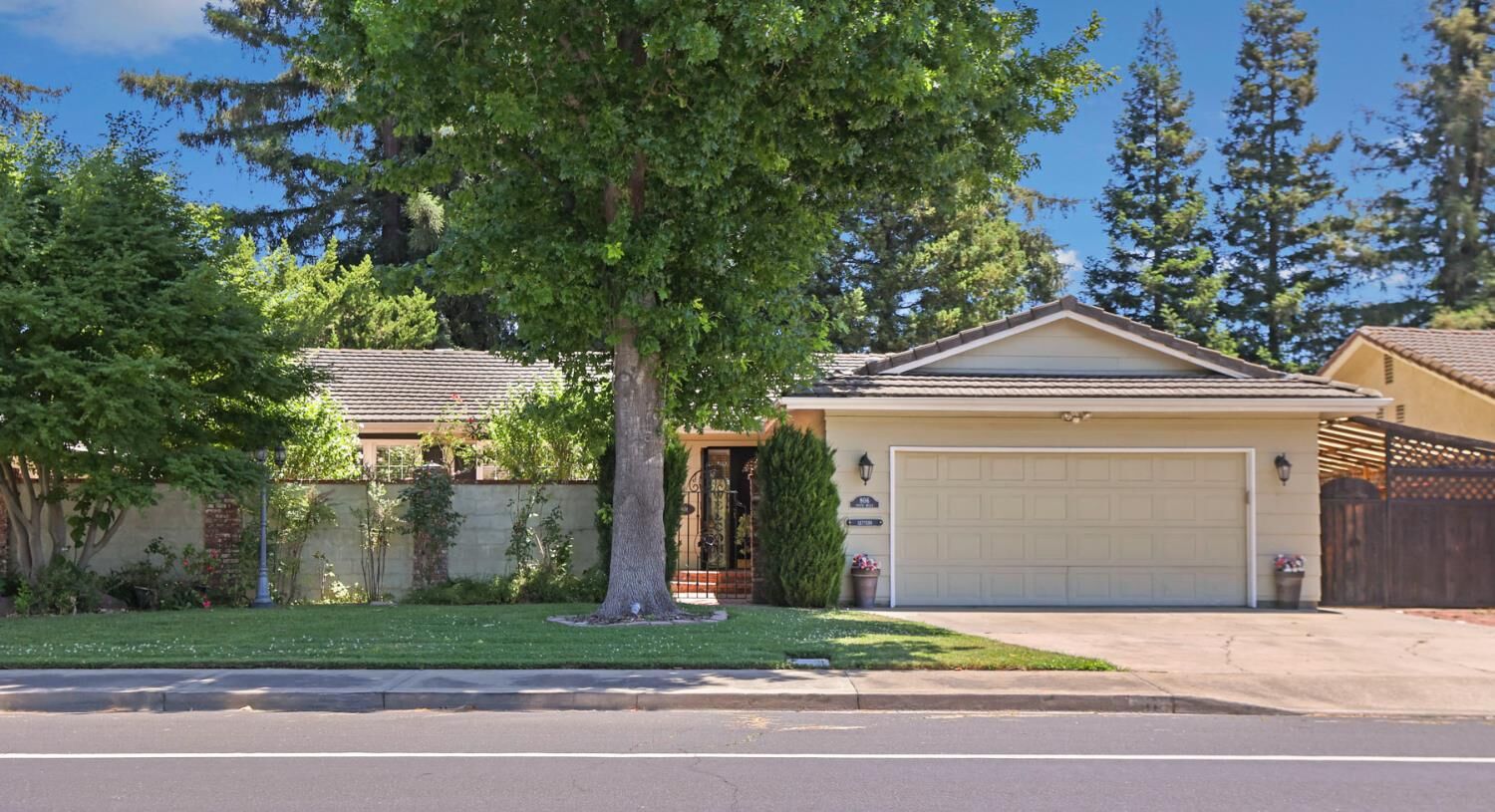 Property Photo:  806 S Mills Avenue  CA 95242 
