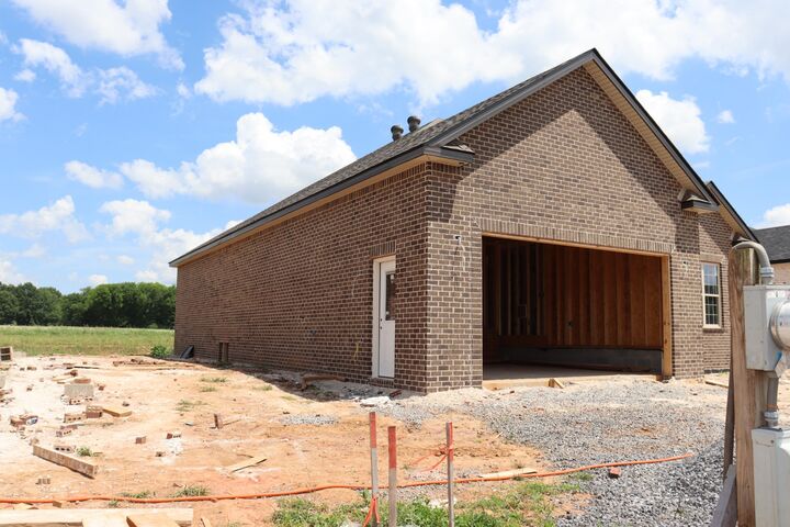 Property Photo: 225 Harvest Moon Dr TN 37043