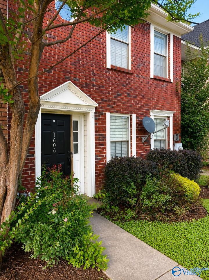 Property Photo:  1606 Brookline Avenue  AL 35603 