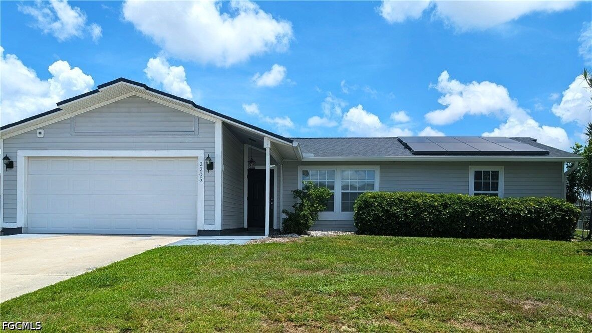 Property Photo:  2205 NW 15th Street  FL 33993 