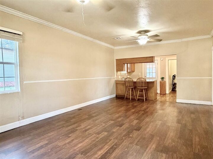 Property Photo:  519 S 8th St  OK 74601 