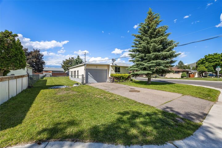 Property Photo:  2400 Agnes Avenue  MT 59801 