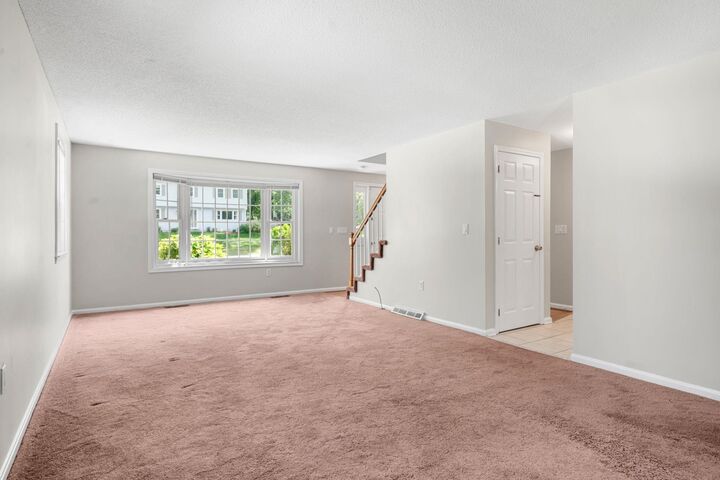 Property Photo: 50 Spindlewick Drive NH 03062