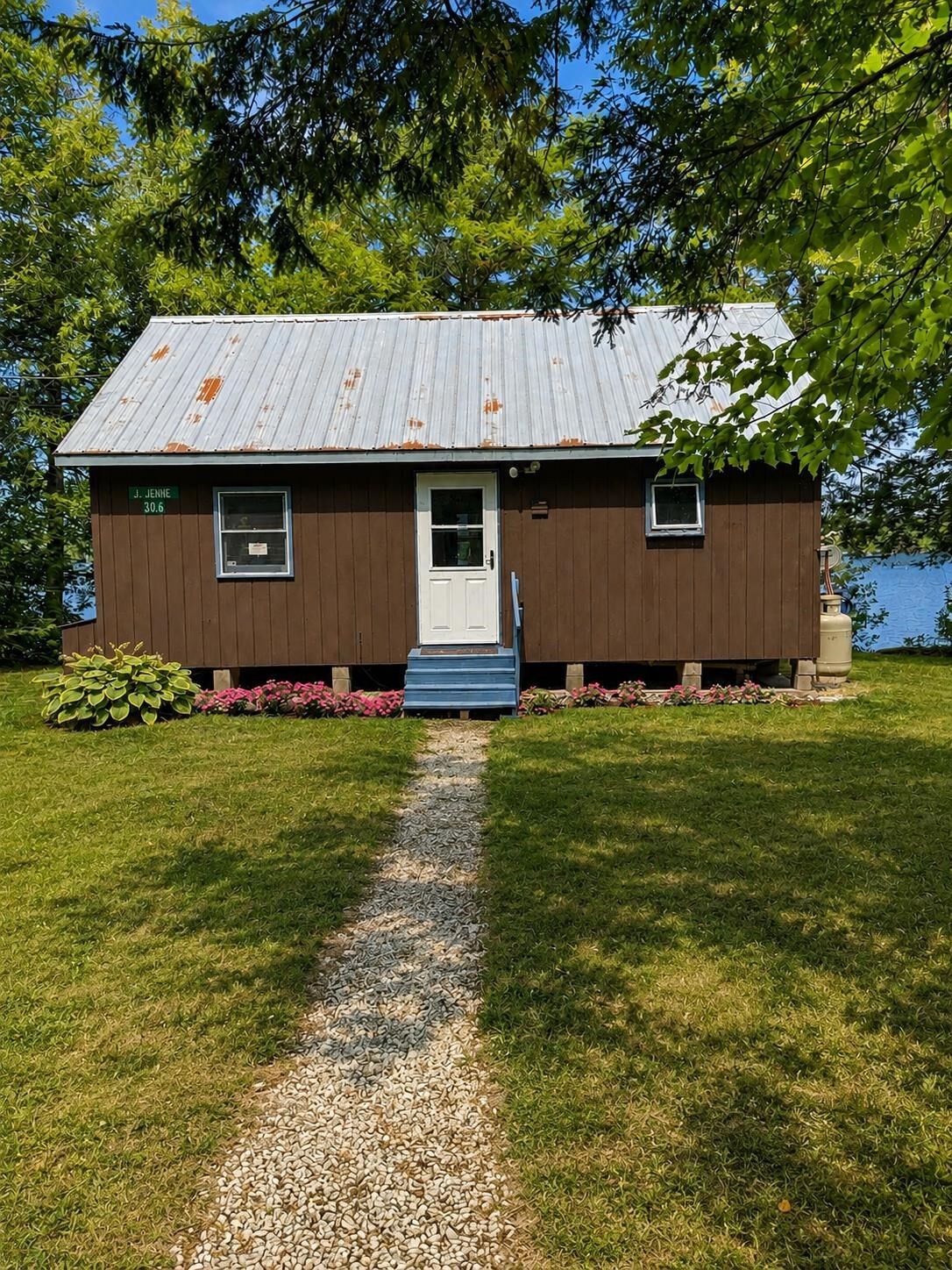 Property Photo:  306 Hammond Shore Road  VT 05457 