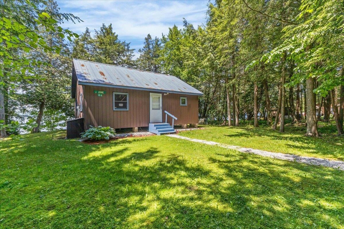 Property Photo:  306 Hammond Shore Road  VT 05457 
