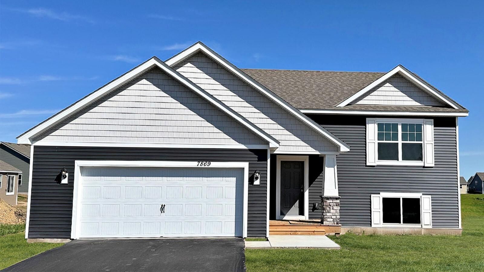 Property Photo:  2605 Denali Court  MN 55379 